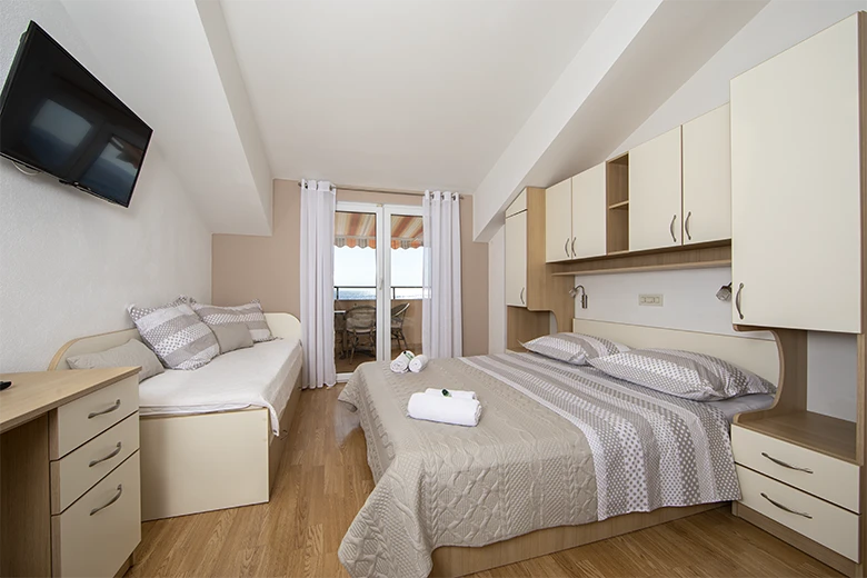 apartments Kamena, Tučepi - bedroom