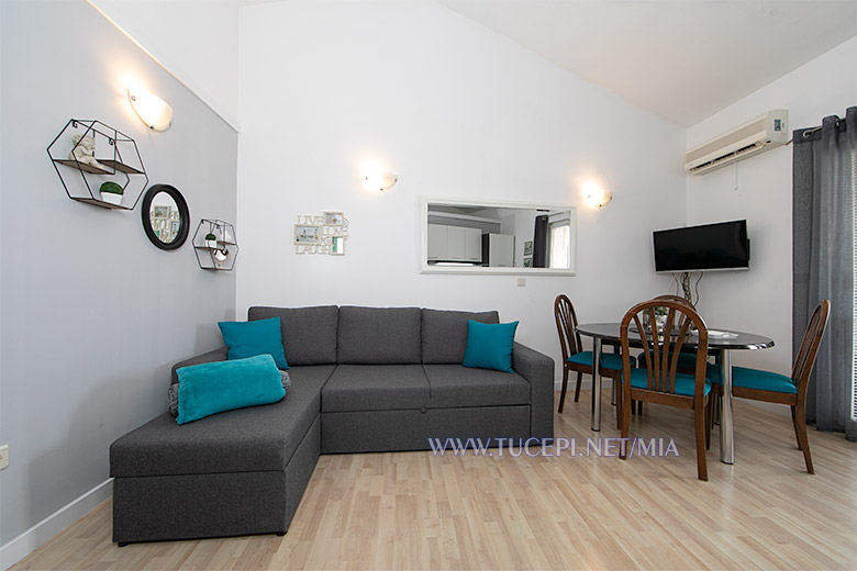 Apartments Mia, Tučepi - living room