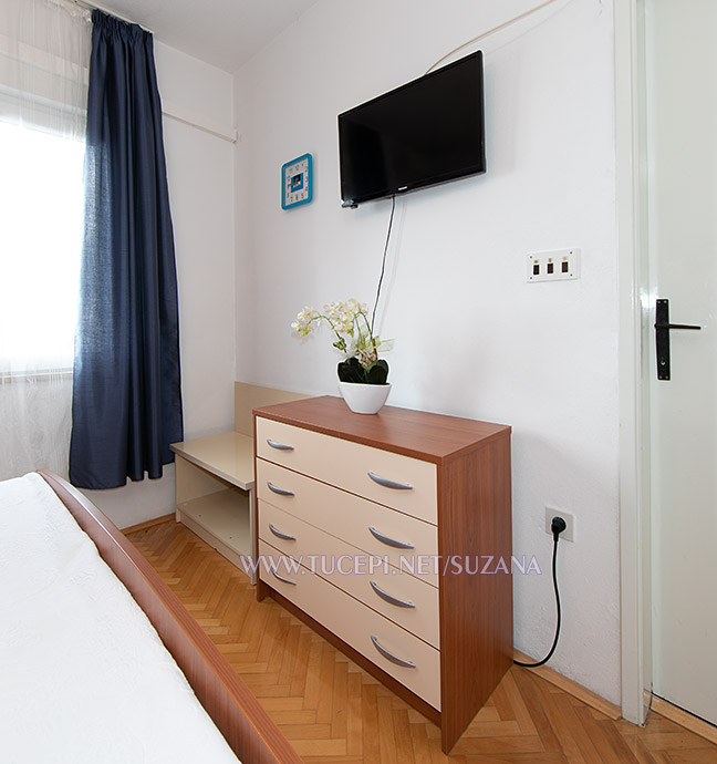 apartments Suzana, Tuepi - bedroom