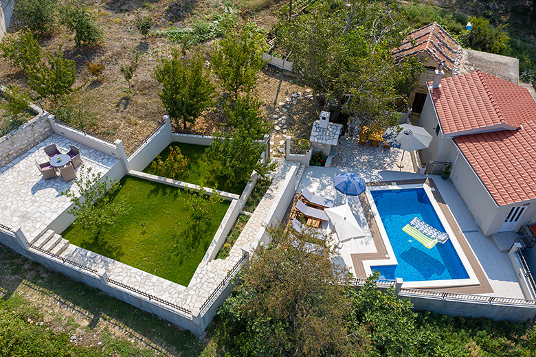 Villa Albina Tučepi - aerial view