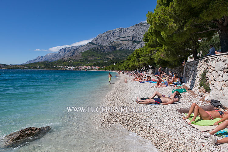 Beach Kamena in Tuepi