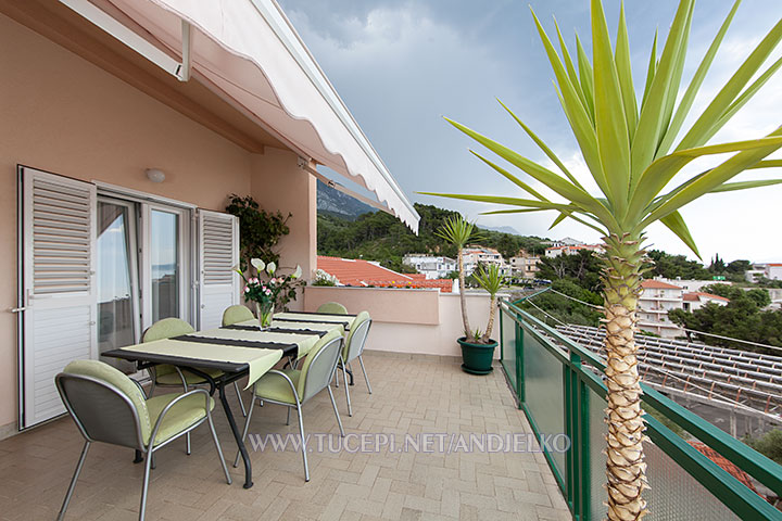 Apartments Anđelko, Tučepi - balcony with sea view