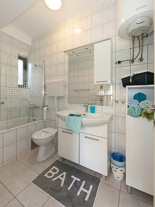 Apartments Villa Anka, Tučepi - bathroom