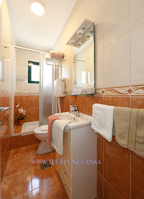 Apartments Villa Anka, Tučepi - bathroom