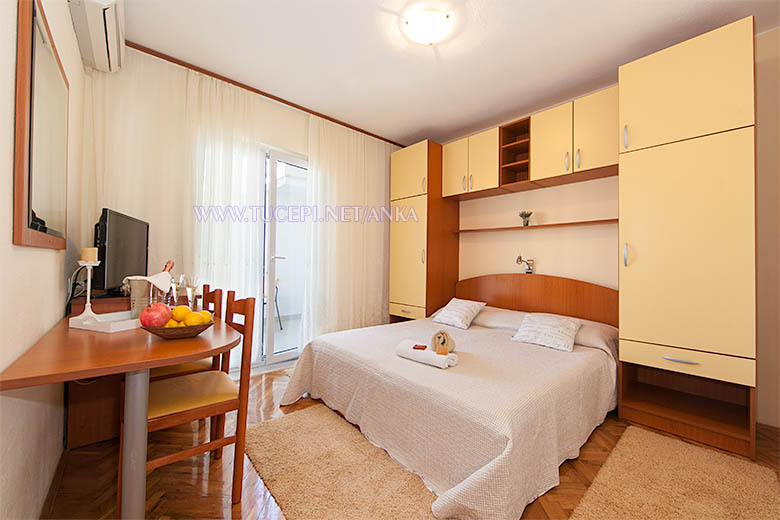Apartments Villa Anka, Tučepi - bedroom