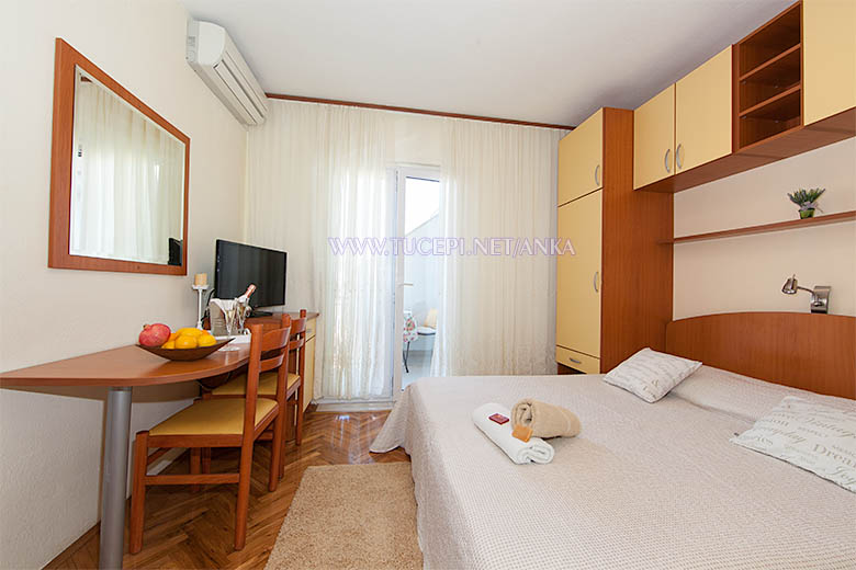 Apartments Villa Anka, Tučepi - bedroom