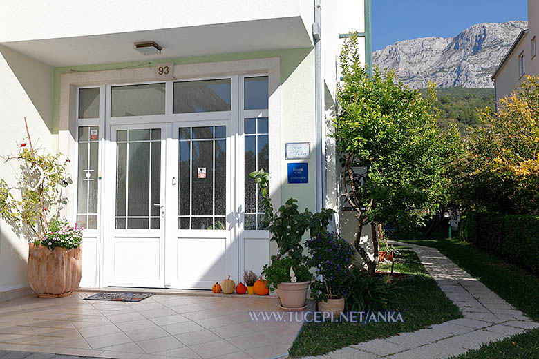 Villa Anka, Tučepi, entrance