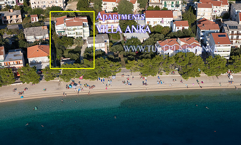 apartments Villa Anka, Tučepi, aerial view of house