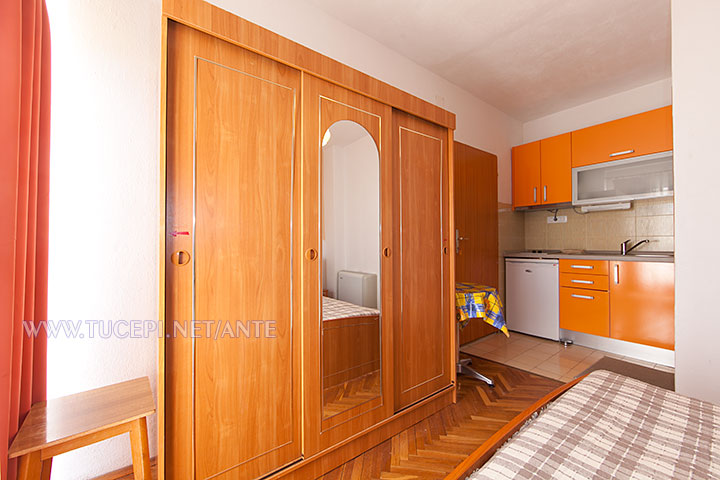 apartments Ante, Tučepi - bedroom