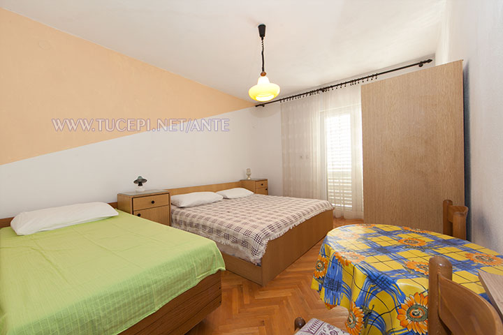 apartments Ante, Tučepi - bedroom