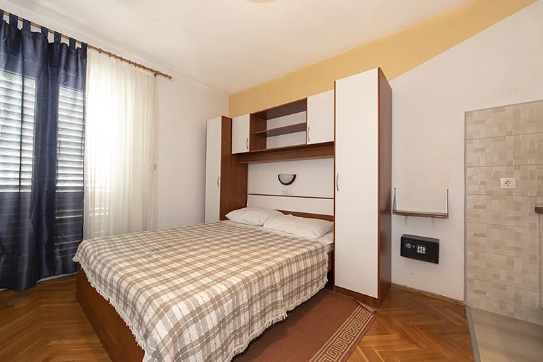 apartments Ante, Tučepi - bedroom