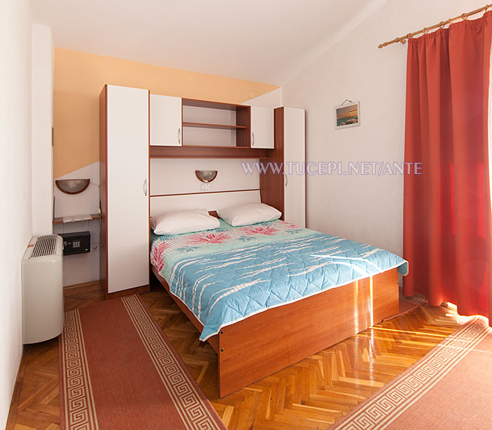 apartments Ante, Tučepi - bedroom