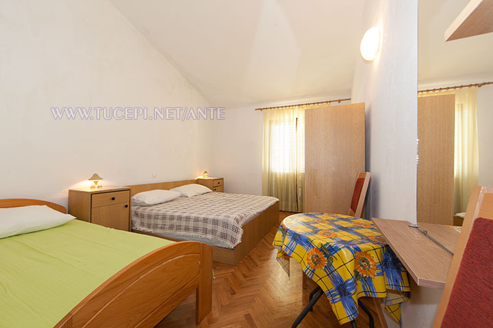 apartments Ante, Tučepi - bedroom