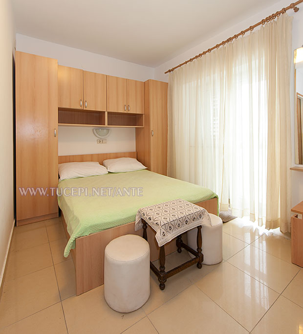 apartments Ante, Tučepi - bedroom