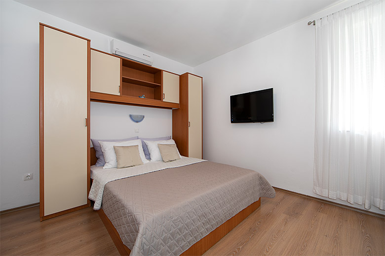 Apartments Bešlić, Tučepi - bedroom