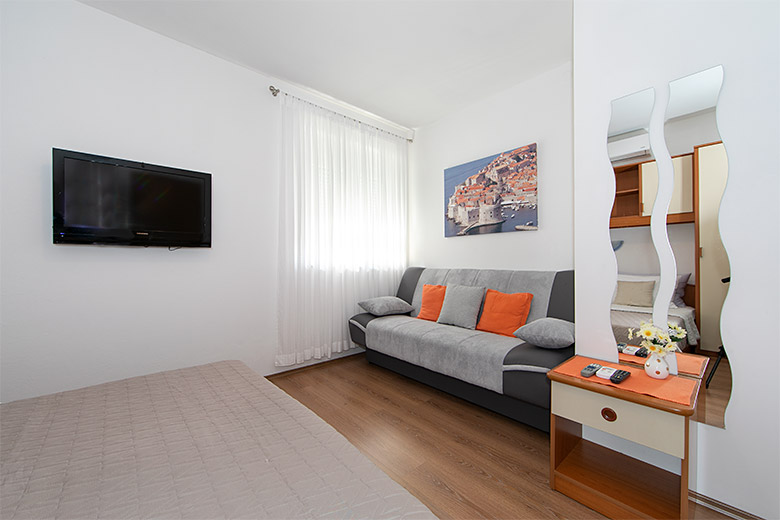 Apartments Bešlić, Tučepi - bedroom