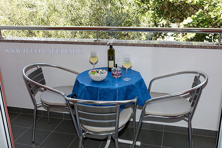 Apartments Bešlić, Tučepi - balcony