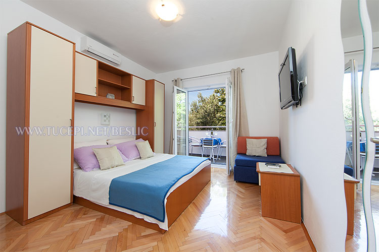 Apartments Bešlić, Tučepi - bedroom