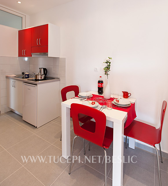 Apartments Bešlić, Tučepi - dining room