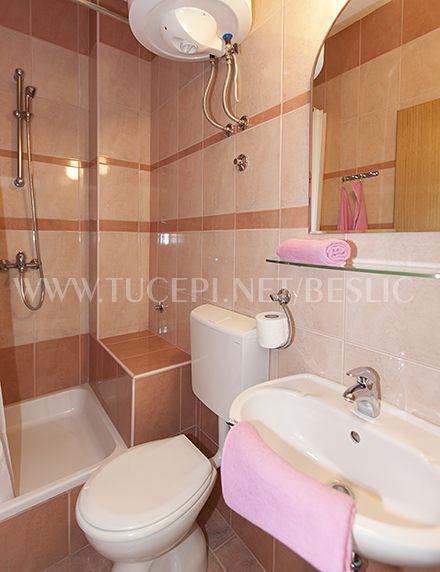 Apartments Bešlić, Tučepi - bathroom