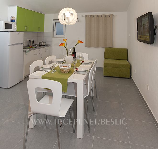 Apartments Bešlić, Tučepi - dining room