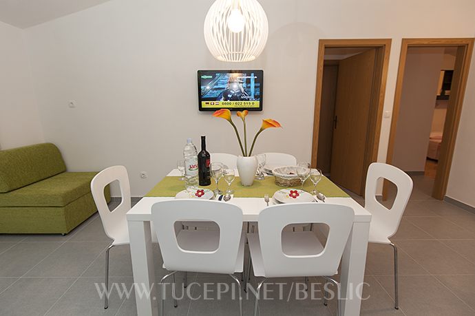 Apartments Bešlić, Tučepi - dining room