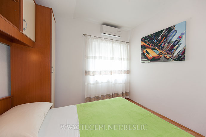 Apartments Bešlić, Tučepi - bedroom