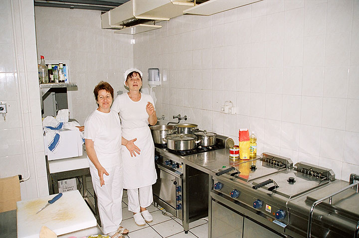 Pension Bili Dvor, Tuepi - restaurant kitchen