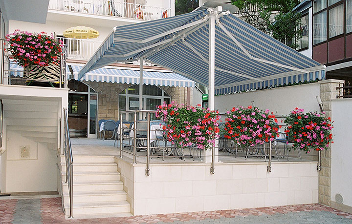 restaurant's terrace