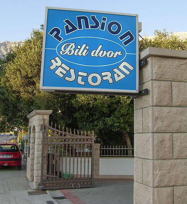 Pension Bili Dvor, Tuepi - entrance