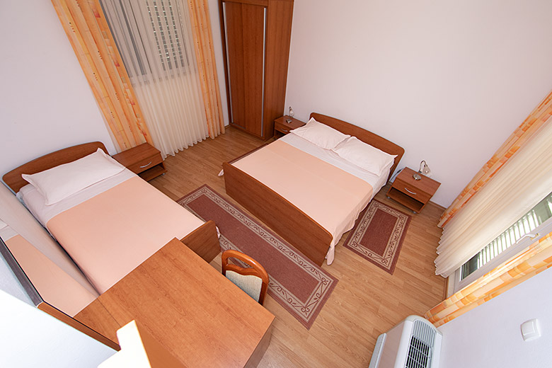 Apartments Biser, Tučepi - bedroom