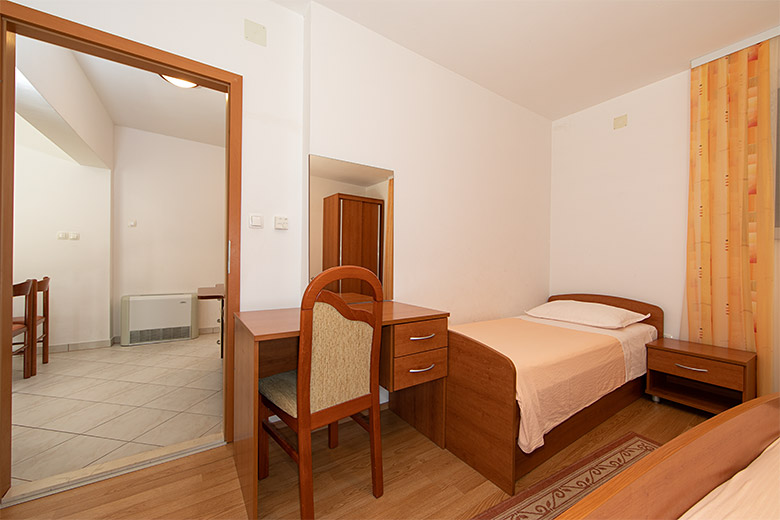 Apartments Biser, Tučepi - bedroom