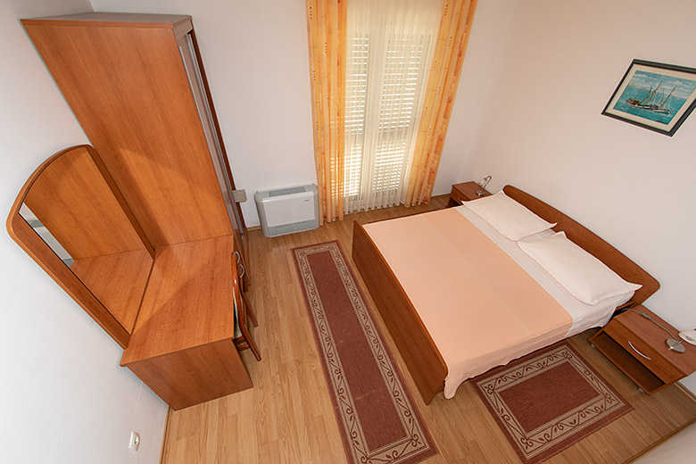 Apartments Biser, Tučepi - bedroom