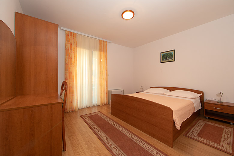 Apartments Biser, Tučepi - bedroom