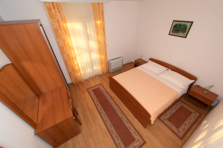 Apartments Biser, Tučepi - bedroom