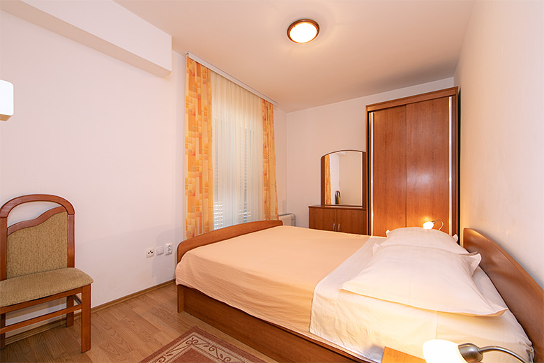 Apartments Biser, Tučepi - bedroom