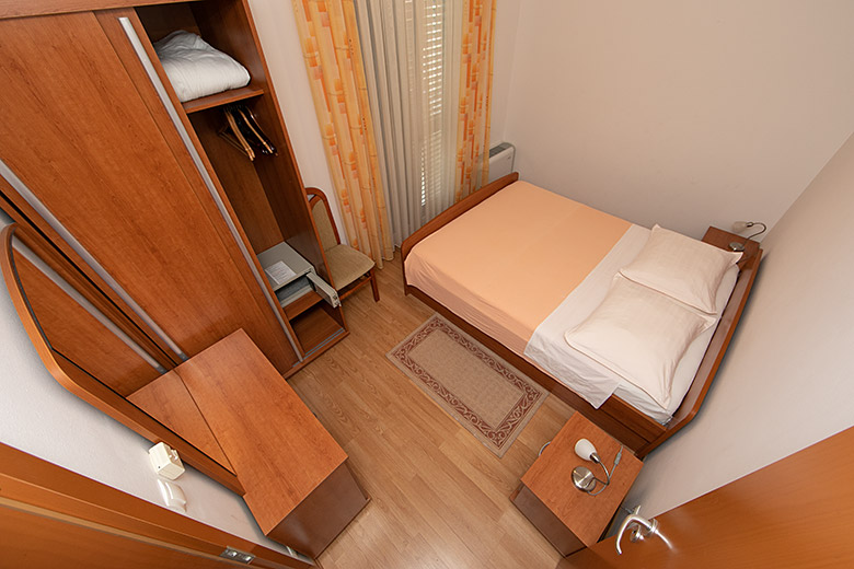 Apartments Biser, Tučepi - bedroom