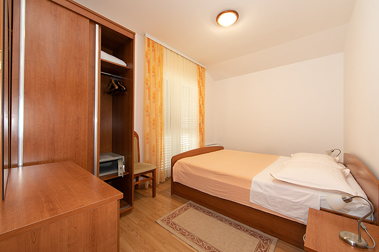 Apartments Biser, Tučepi - bedroom