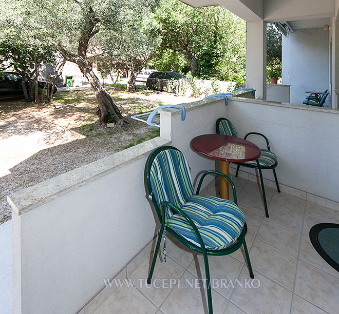 balcony in olive garden