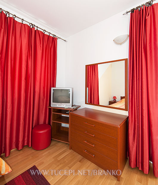 dressing table, TV, window treatment, curtains