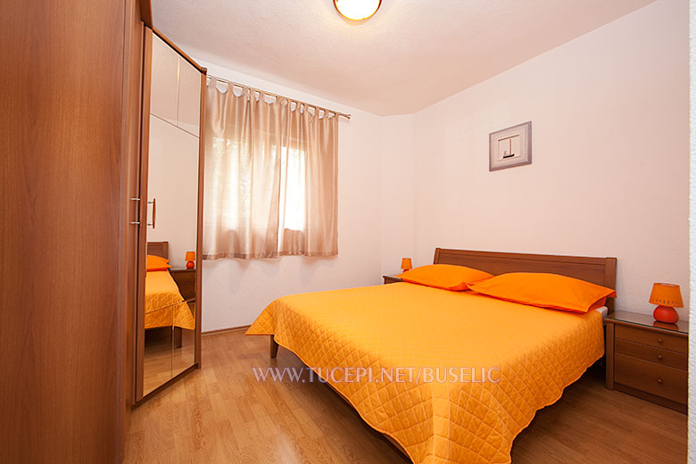 Apartments Bušelić, Tučepi - bedroom