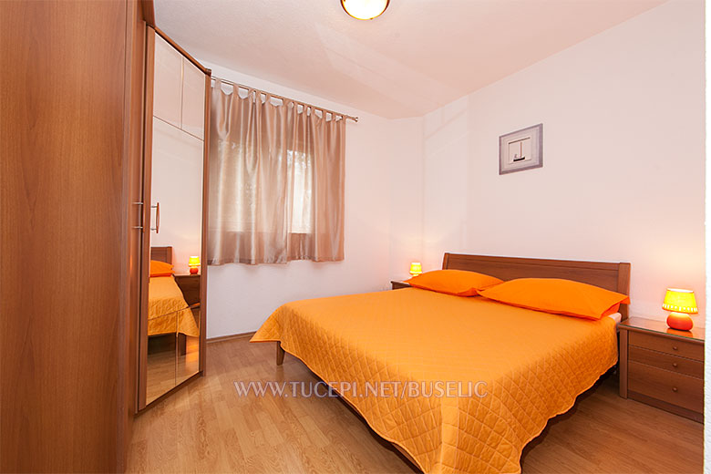 Apartments Bušelić, Tučepi - bedroom