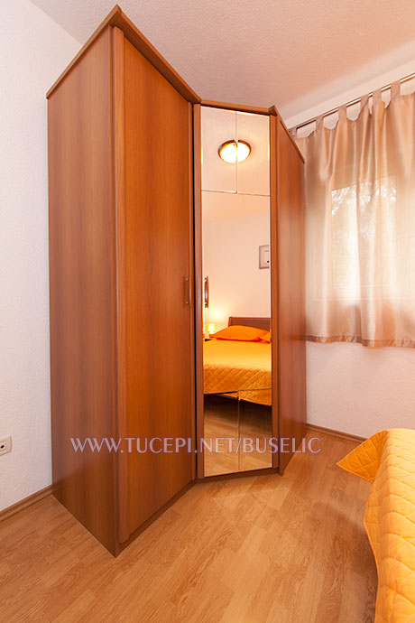 Apartments Bušelić, Tučepi - bedroom