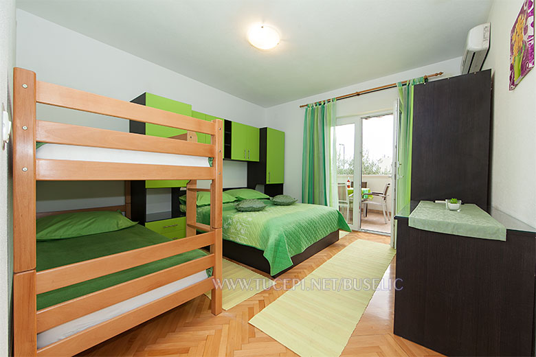 Apartments Bušelić, Tučepi - bedroom