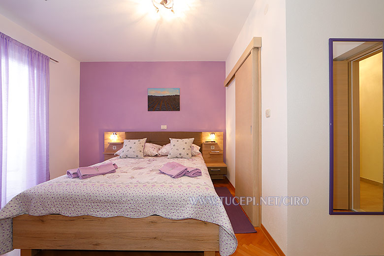 Apartments Ćiro, Tučepi - bedroom