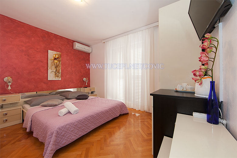 apartments Tonka & Ivan Čović, Tučepi - bedroom