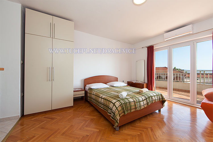 Apartments Dračevice, Tučepi - bedroom