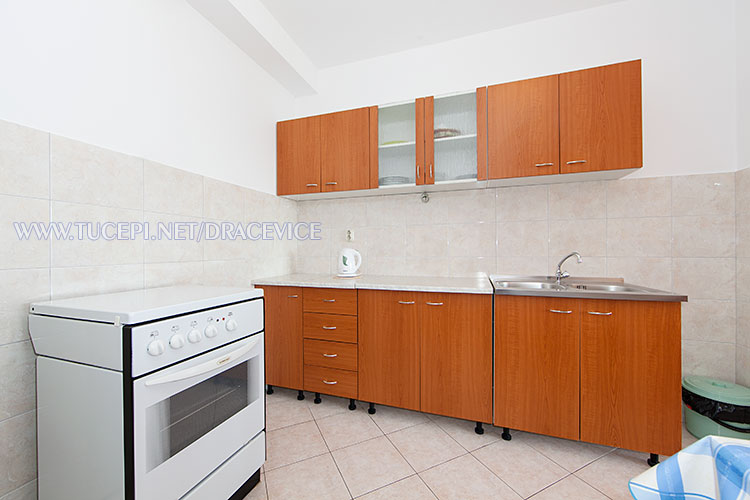 Apartments Dračevice, Tučepi - kitchen