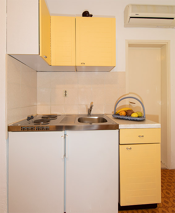 Apartments Duška, Tučepi - kitchen