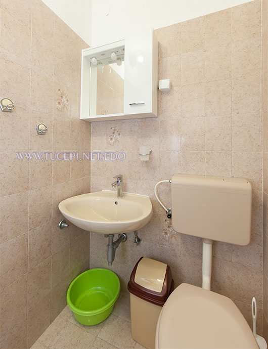 apartments Edo, Tučepi - bathroom sink